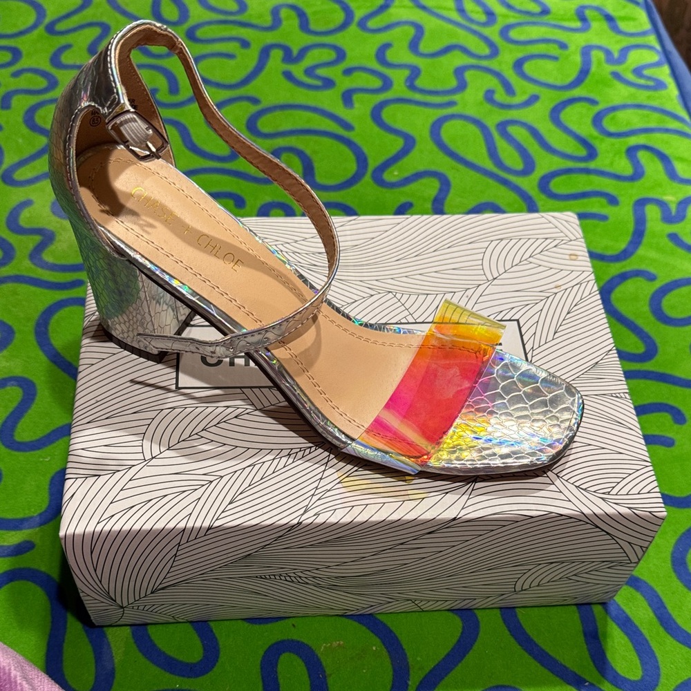 Chase and Chloe holographic snakeskin heels new with box
